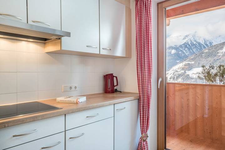 Appartamento intero, Appartamento "Mountainfarm Innertrein Wiese" con vista sulle montagne, balcone e Wi-Fi in Alti Tauri, Valle Aurina