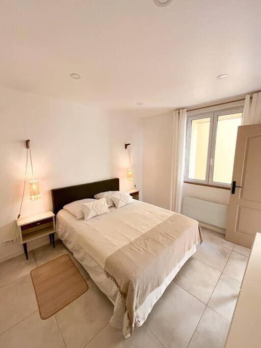 Appartement entier, Apartment - Ground Floor in Marseille, Région de Marseille