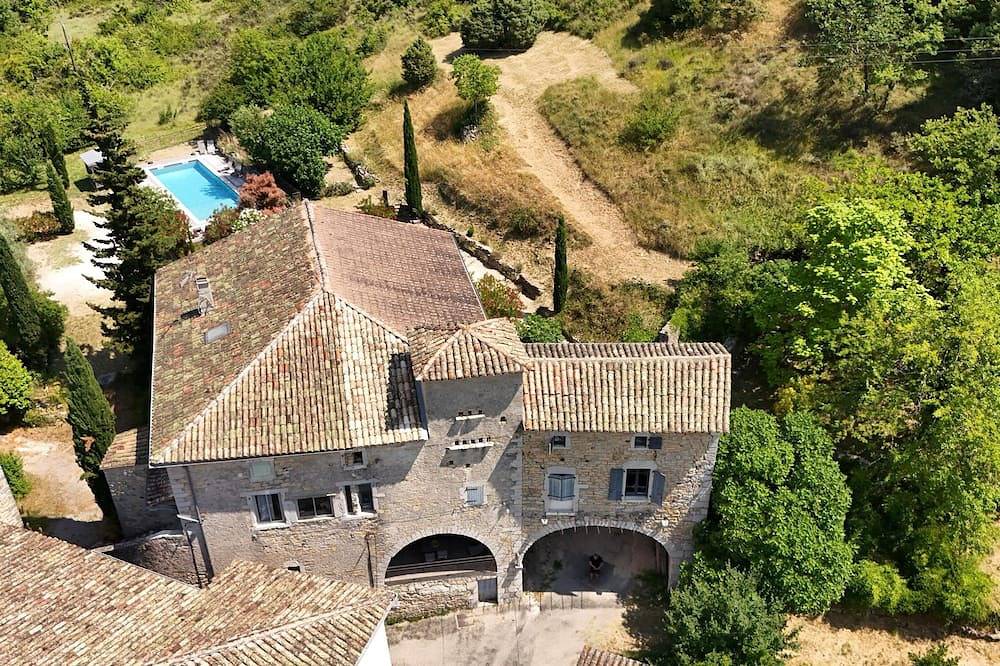 Sud Ardèche à Balazuc, site classé ,Gîte de charme et de caractère Les Faysses in Les Louanes, Balazuc