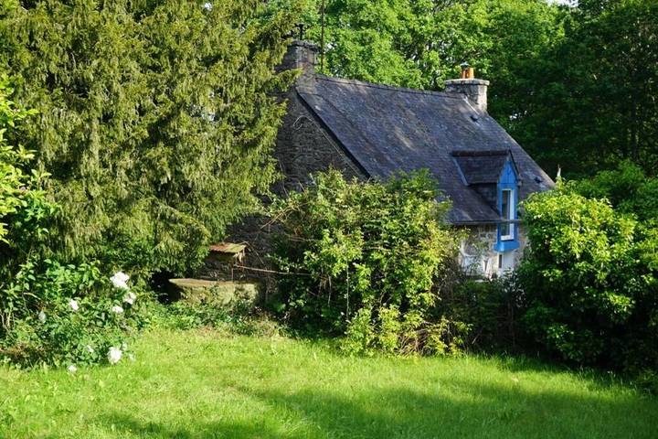 Location de vacances pour 4 personnes, avec jardin à Rostrenen - 2