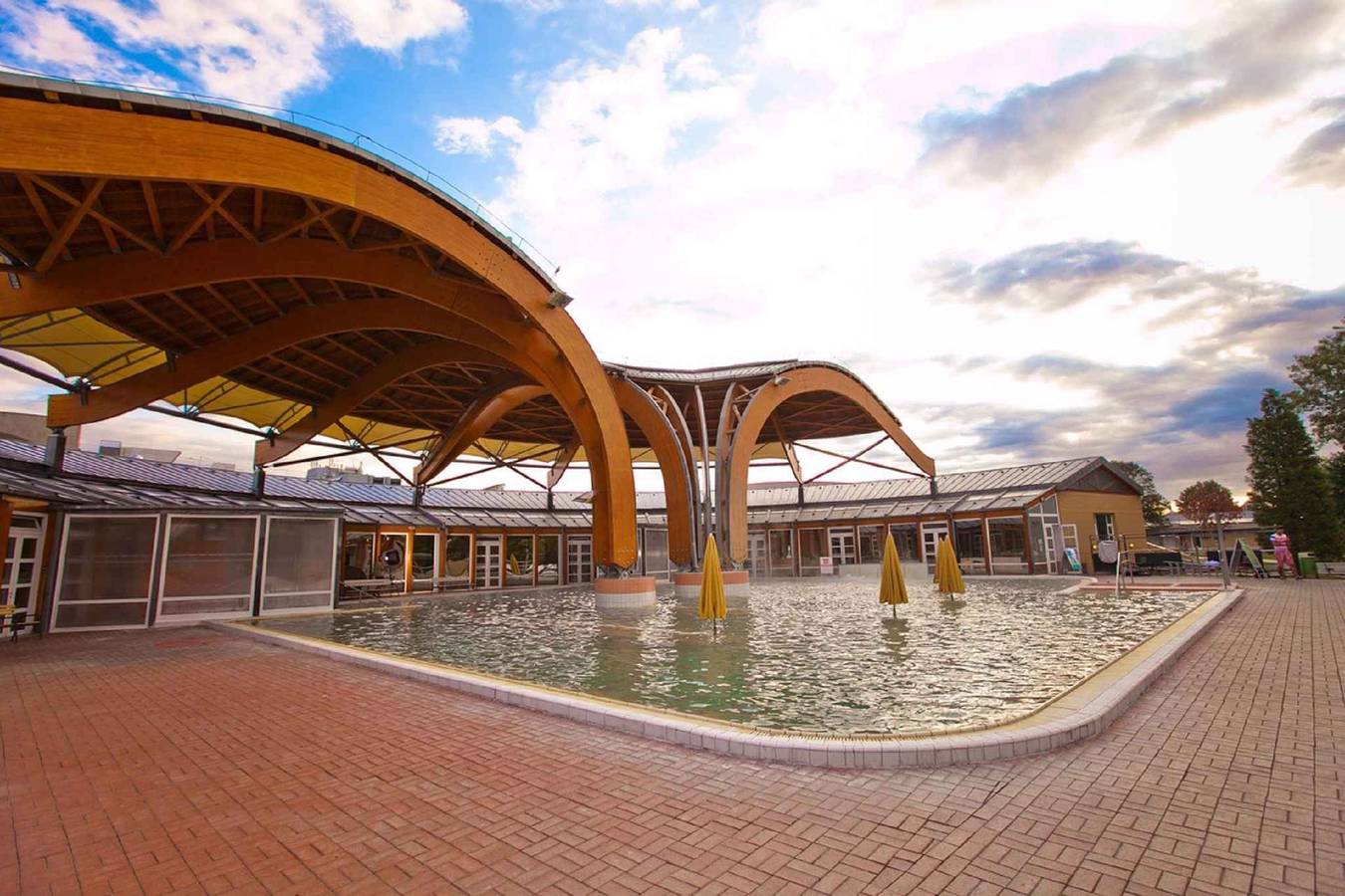 Ganze Ferienwohnung, Ferienwohnung mit Gartenpavillon und Grill in Bük, Komitat Eisenburg