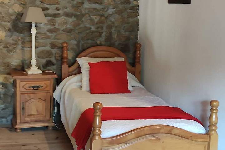 Location de vacances pour 4 personnes, avec jardin et terrasse, animaux acceptés à Allègre - 4