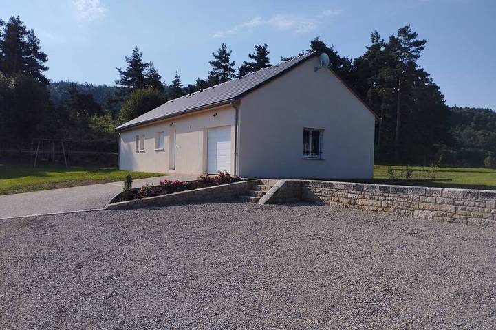 Location de vacances pour 6 personnes, avec jardin et terrasse dans Gabrias