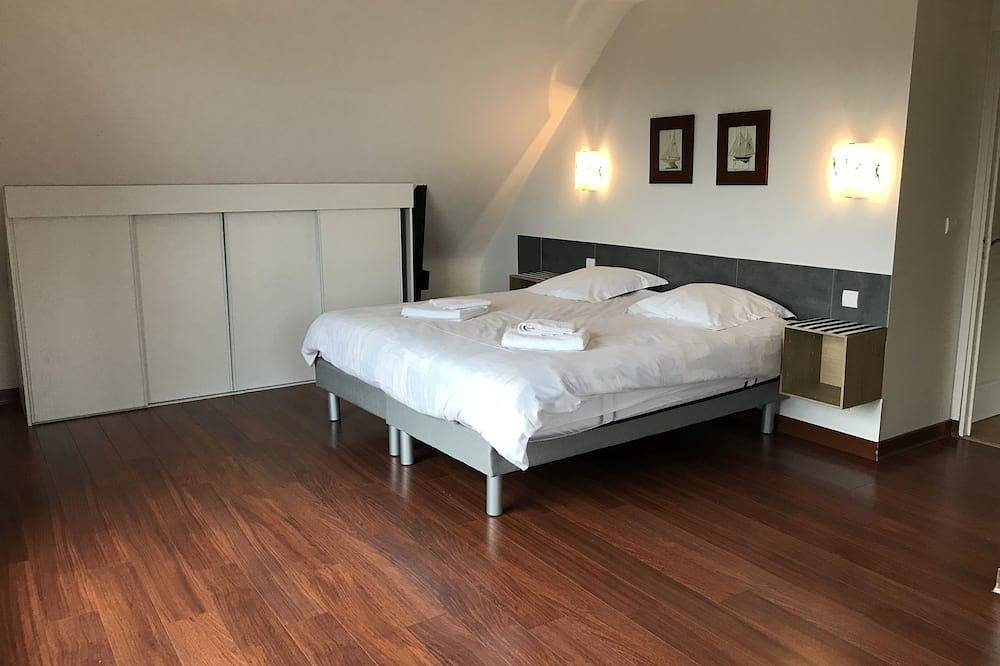 Villa 5 * Le Repere: swimming pool, spa, sea view and beach on foot! in Moëlan-sur-Mer, Côte de Cornouaille