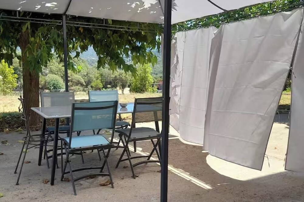 Appartement entier, F1 proche plage et Porticcio in Eccica-Suarella, Région d'Ajaccio