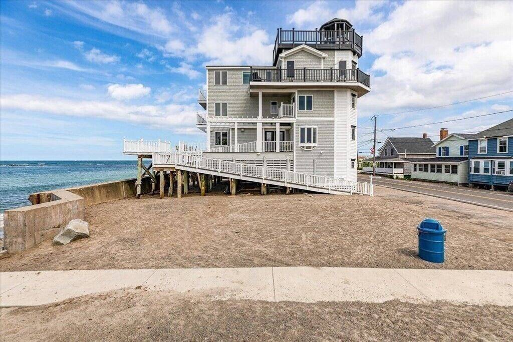 Rent entire exquisite former Inn & former Bed & Breakfast with 5 Beds & 6 Baths in Scituate, Massachusetts