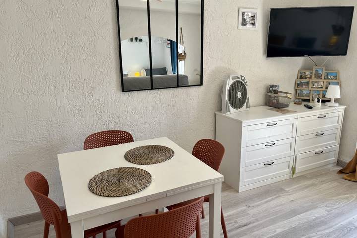 Ganze Wohnung, Ferienwohnung für 4 Personen mit Balkon in Hyeres, Parc national Port-Cros