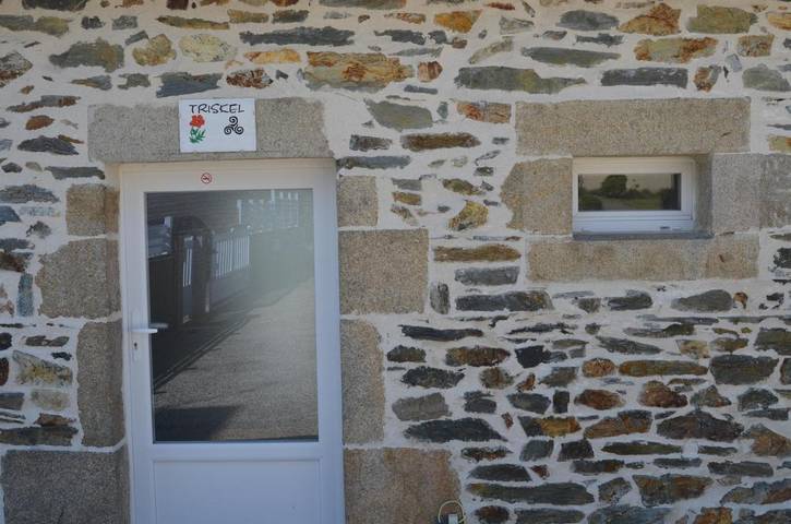 Location de vacances pour 4 personnes, avec jardin, adapté aux familles à Cast - 3