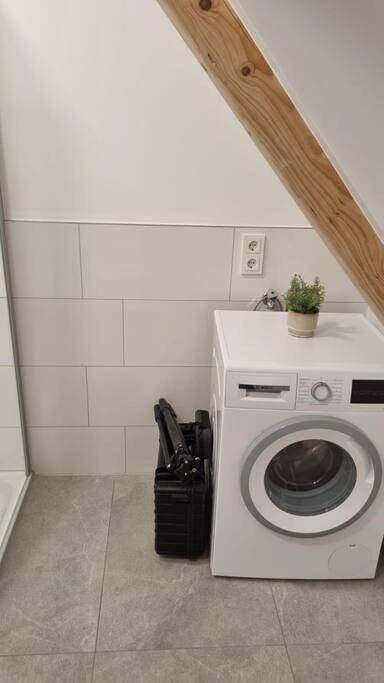 Ganze Wohnung, Brandneues Stadtglanz Apartment in Stuttgart, Stuttgart Region