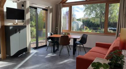 Maison de campagne pour 4 personnes, avec terrasse ainsi que piscine et jardin dans Champs-sur-Yonne