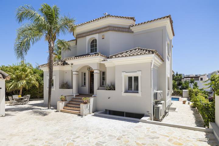 Holiday home for 11 people, with garden and balcony in San Pedro de Alcántara