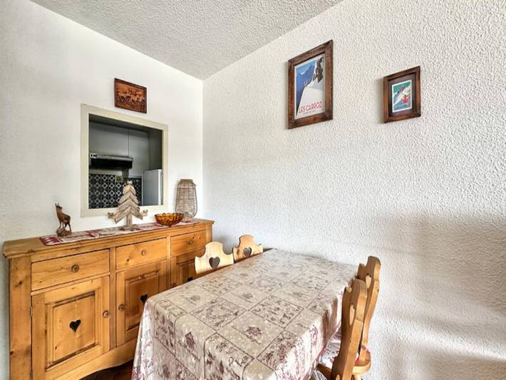 Gîte pour 4 personnes, avec balcon, adapté aux familles dans Office De Tourisme Des Carroz - 2
