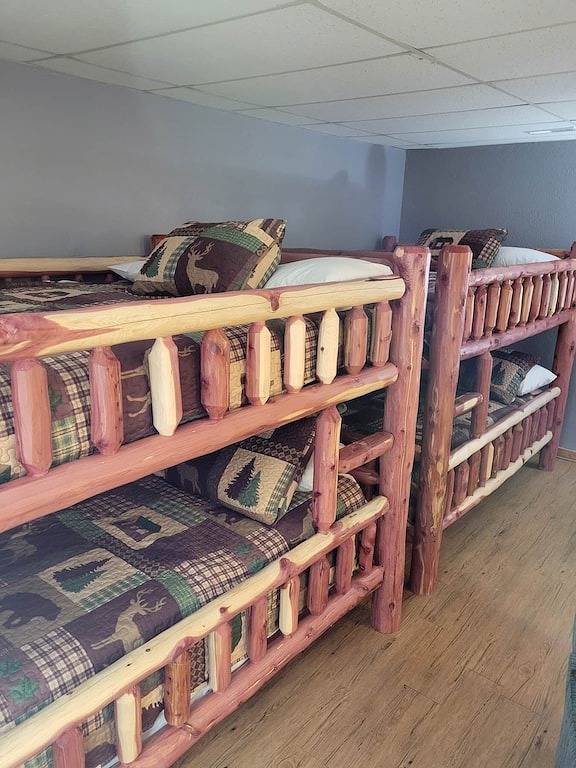 Log Cabin 12 with Hot Tub at Osborn Boat Ramp on Patoka Lake in Patoka Lake