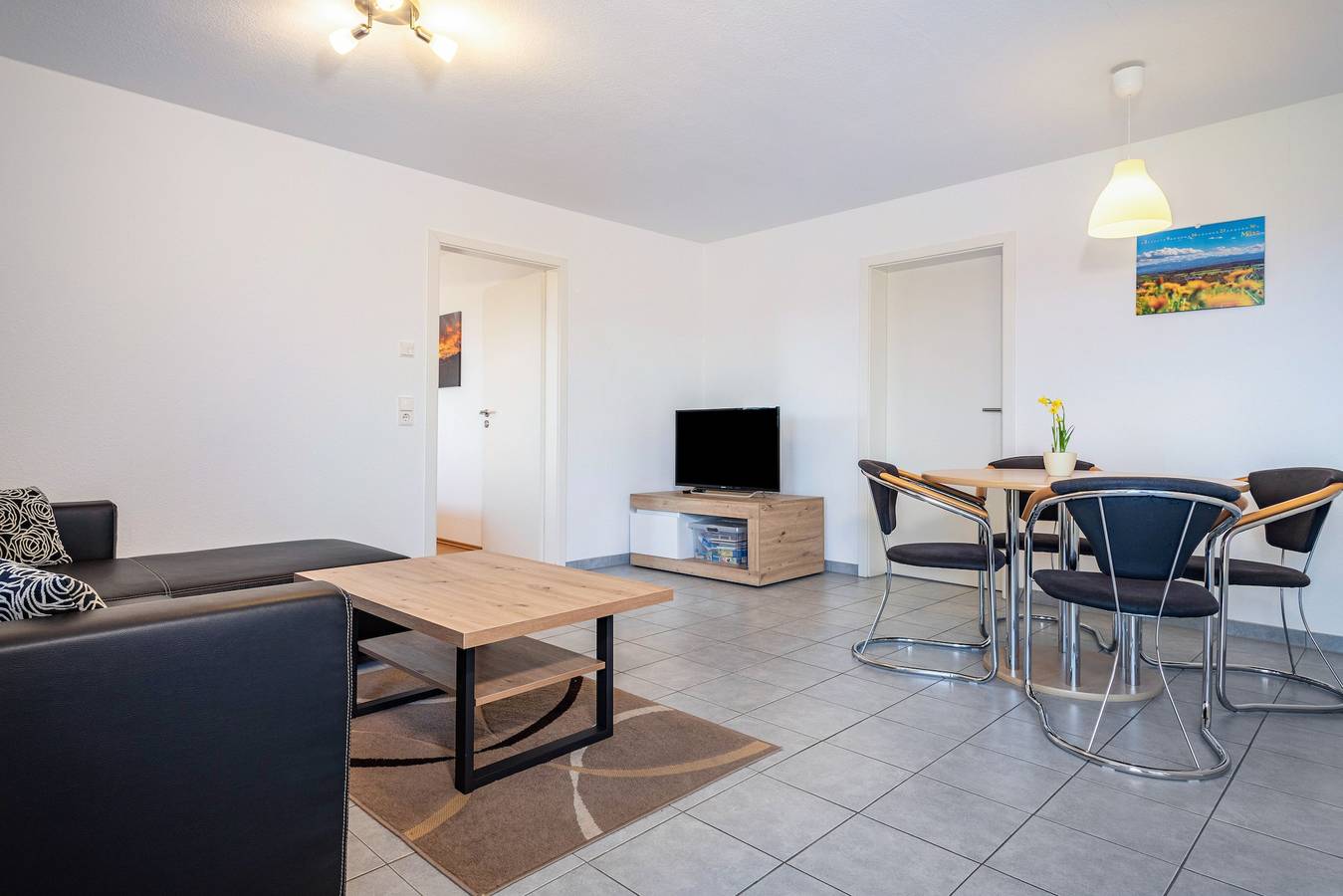 Ganze Wohnung, Ferienwohnung 'Kienast' mit Bergblick, privater Terrasse und Wi-Fi in Markdorf, Region Bodensee-Oberschwaben