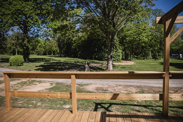 Location de vacances pour 6 personnes, avec terrasse et jardin ainsi que piscine et vue à Bourseul - 3