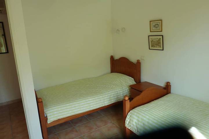 Location de vacances pour 4 personnes, avec terrasse et jardin à Clermont-l'Hérault - 4