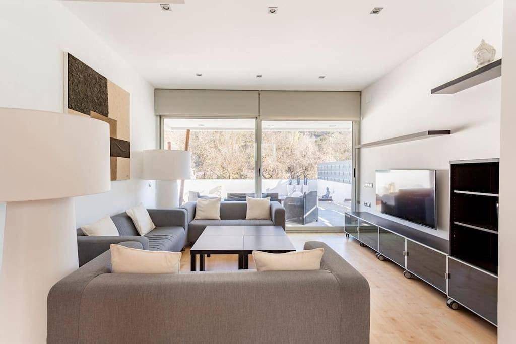 Exclusiva Villa de Lujo con piscina in Vora-Sitges, Canyelles (Barcelona)