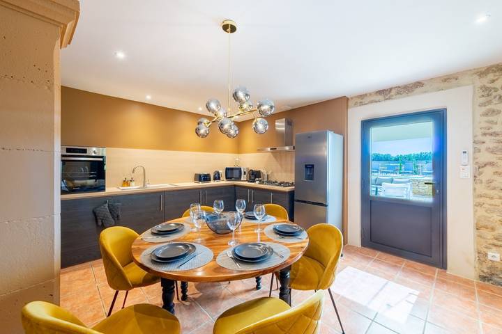 Gîte pour 6 personnes, avec piscine et terrasse à Suze-la-Rousse - 4