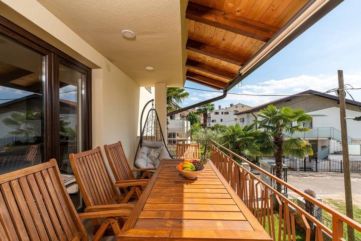 Ferienwohnung für 6 Personen, mit Balkon/Terrasse und Pool in Poreč - 4