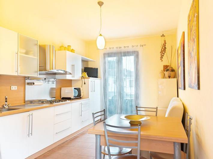 Apartamento de vacaciones para 4 personas, con terraza y piscina además de jardín y vistas - 1