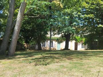 Gîte pour 14 personnes, avec vue et piscine à Gauriac