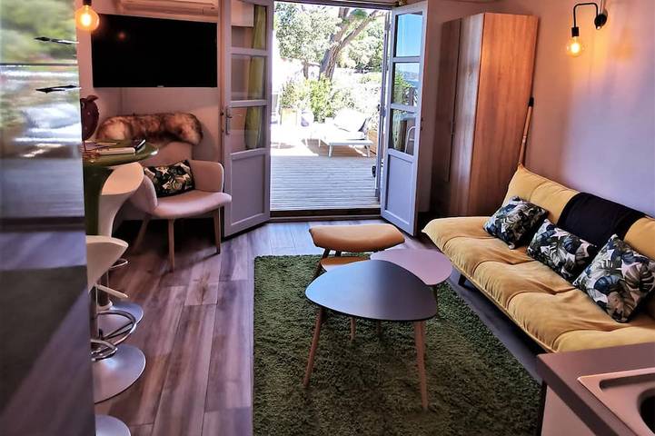 Appartement entier, Le  Silène Appartement T2 -  28m2 Climatisé  Vue mer Terrasse 25 m2 in Hyeres, Parc national de Port-Cros