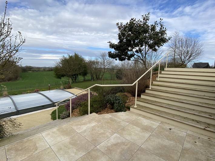 Gîte pour 15 personnes, avec jardin ainsi que terrasse et piscine, animaux acceptés dans Chanverrie - 4