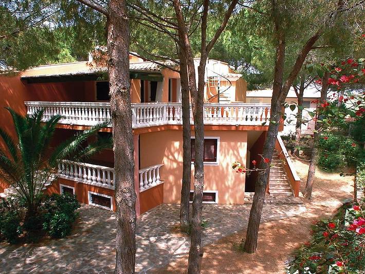 Ferienhaus für 24 Personen, mit Terrasse und Balkon/Terrasse - 1