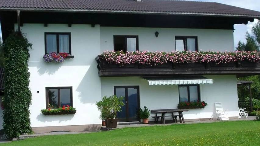 Ferienwohnung für 5 Personen, mit Garten am Attersee - 2