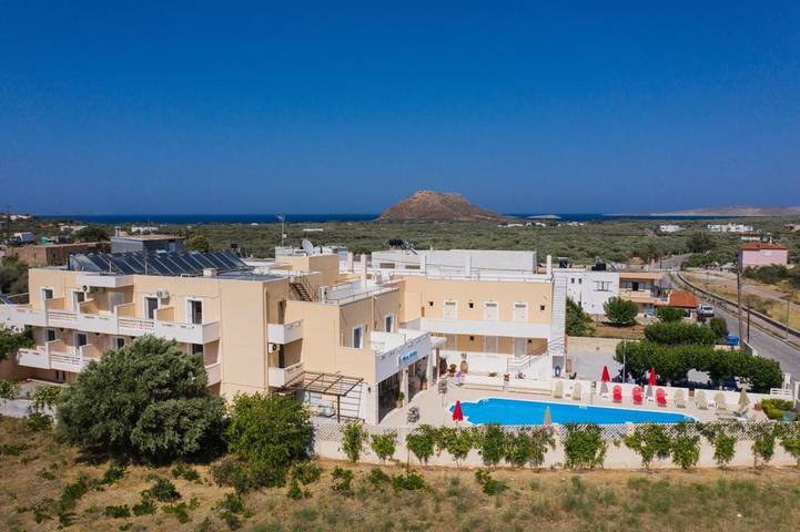 Hôtel pour 3 personnes, avec piscine ainsi que jardin et vue dans Palekastron - 2