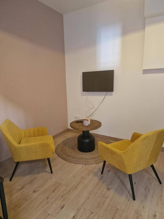 Gîte pour 2 personnes, avec terrasse à Givry - 3