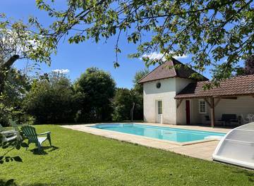 Chambre d’hôte pour 4 personnes, avec jardin et piscine dans le Jura