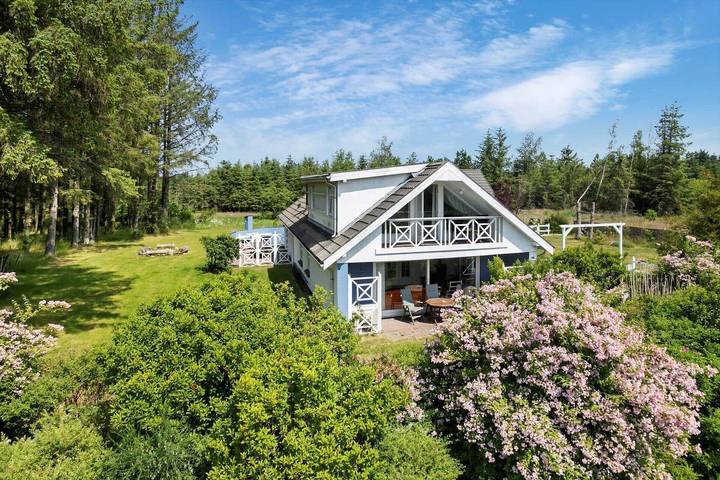 Ferienhaus für 8 Personen, mit Garten und Whirlpool sowie Sauna und Terrasse, mit Haustier in Blokhus