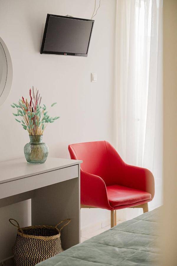 Gîte pour 2 personnes, avec Balcon et Terrasse ainsi que Jardin et Vue dans Mikra Mandinia - 4
