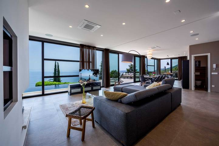 Villa für 11 Personen, mit Sauna und Pool sowie Balkon in Grad Opatija