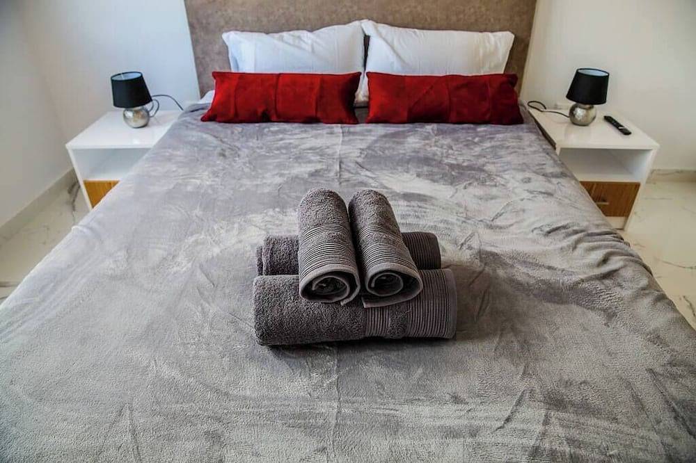 Appartamento intero, Sea Side Appartment in Kato Paphos in Pafo, Sud di Cipro