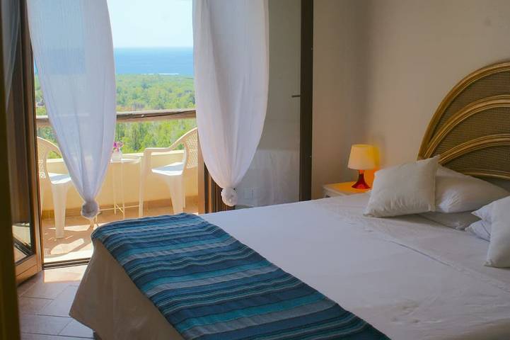 Villa pour 6 personnes, avec balcon et jardin dans Eden Rock - 2
