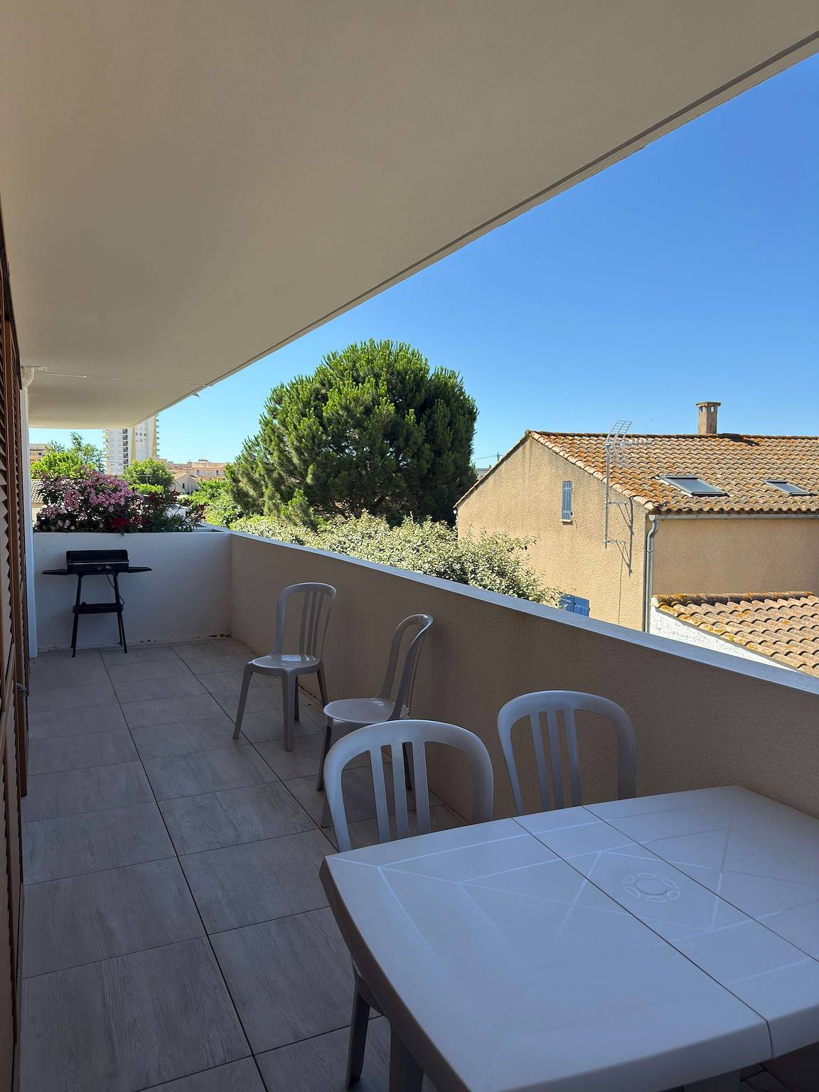 Entire apartment, F3 Confort & Piscine , 300m de la Plage in Sérignan, Côte d'Améthyste