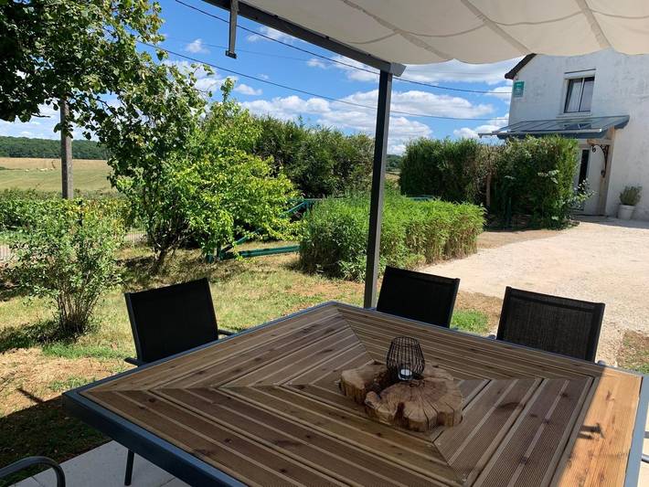 Gîte pour 6 personnes, avec jardin à Saisy