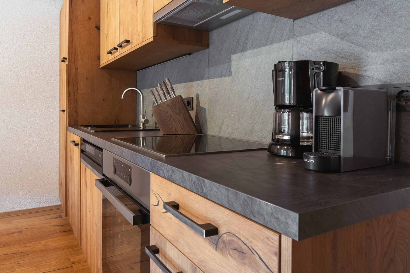 Geheel vakantieappartement, Vakantieappartement voor 7 personen met balkon in Lechtal Alps, Bichlbach