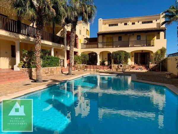Apartamento para 6 personas, con Balcón y Jacuzzi además de Terraza y Piscina en Villaricos