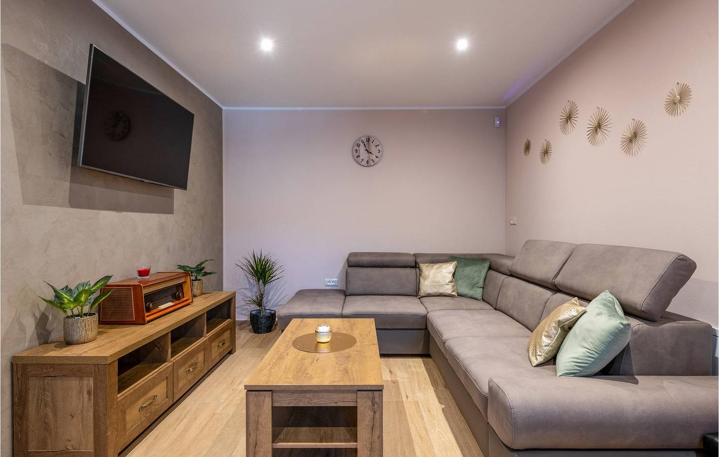 Charmante 2-Zimmer-Wohnung mit Pool und Terrasse in der Nähe des Stadtzentrums von Koromani in Barban, Südküste Istrien