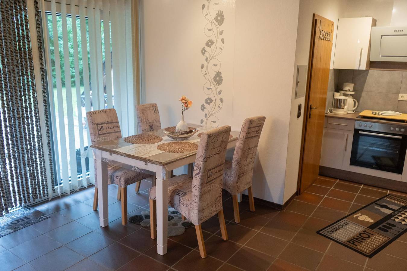 Ganze Ferienwohnung, Fewo Ost W2 , Dusche, Wc, 2 Schlafräume in Butjadingen, Nordseeküste