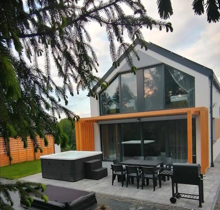 Apartament wakacyjny dla 8 osób, z Taras i Jacuzzi oraz Ogród i Sauna w Iwonicz-Zdrój