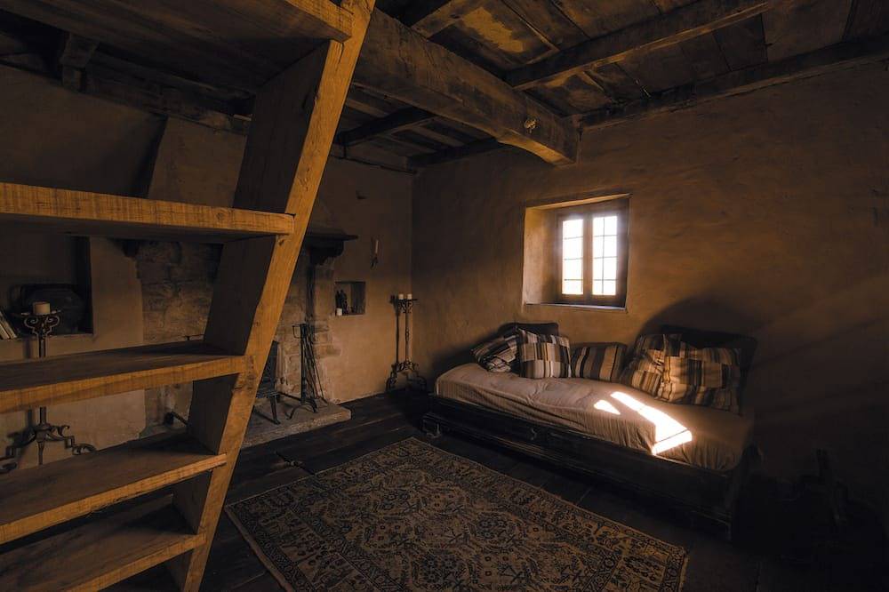 Entire apartment, Tower house Gombola in Polinago, Modena Province