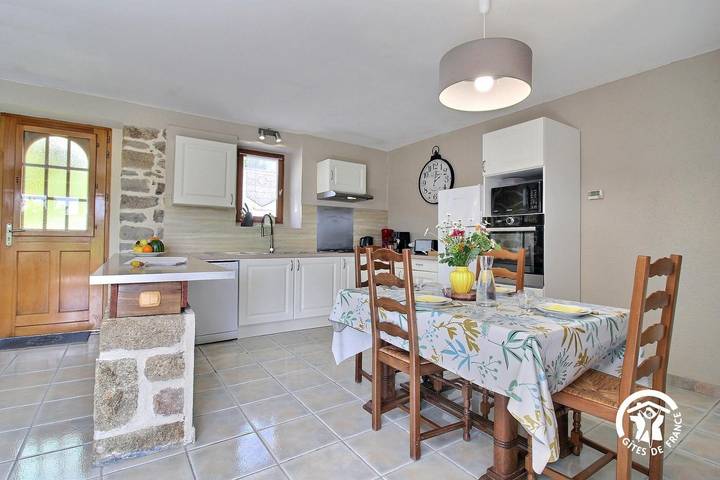 Gîte pour 4 personnes, avec Terrasse et Jardin à Sainte-Hélène (France) - 3