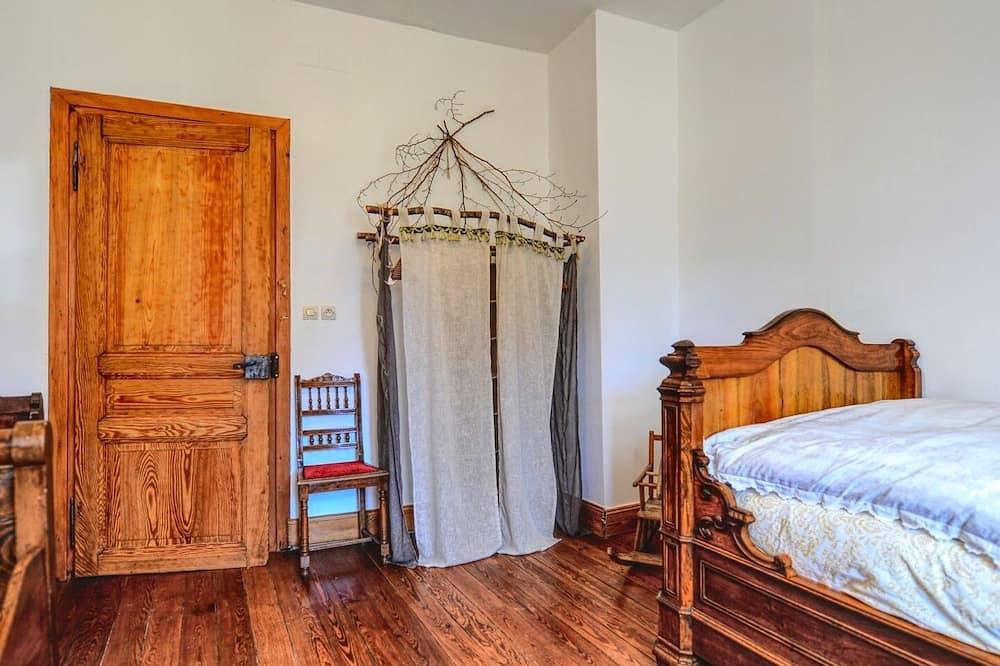 Entire apartment, Spacious mountain apartment ideal for families in Aubure, Parc naturel régional des Ballons des Vosges