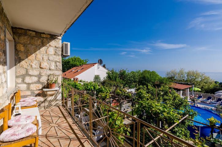 Ferienwohnung für 4 Personen, mit Meerblick und Balkon sowie Garten in Dubrovnik