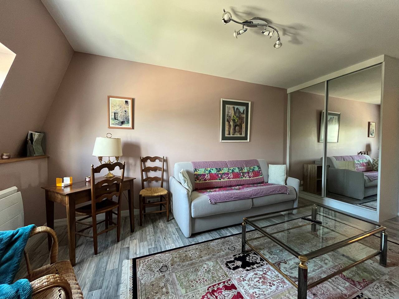 Ganze Wohnung, Komfortable Wohnung mit Wifi, Waschmaschine und Geschirrspüler in La Roche-Posay, Vienne