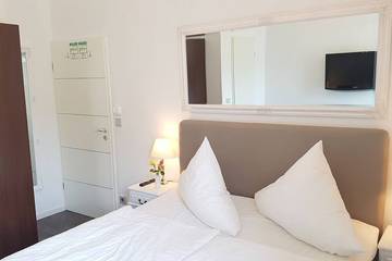 Ferienwohnung für 8 Personen, mit Garten und Balkon in Charlottenburg Berlin